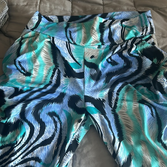 Like Brand Sheet Printed Stretch Leggings with Pleats - Medium - Picture 2 of 5